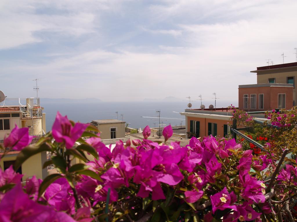 Una Terrazza Sul Golfo Nápoles Habitación foto